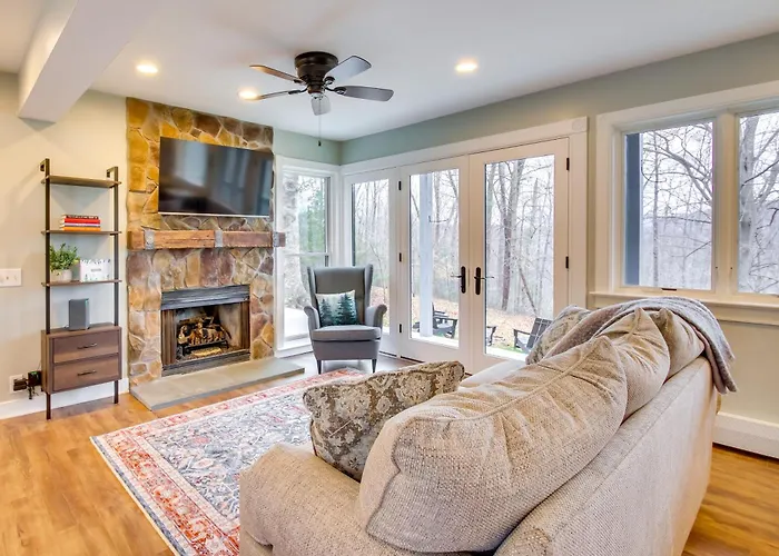 Modern Nellysford Getaway On 40 Private Acres!